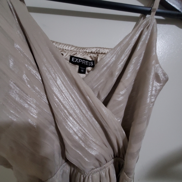 ❤🦋 Hi-Lo Flutter Hem Dress 🦋❤ - Picture 5 of 8